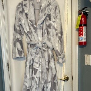 Zara Plush Gray and Cream Robe